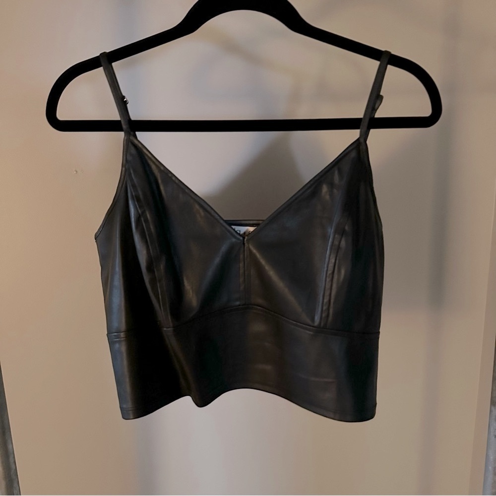 🪩 3 for $20 🪩 Faux Leather Crop Tank